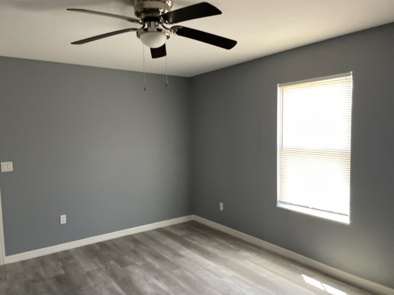 Building Photo - 219 Locust Ln