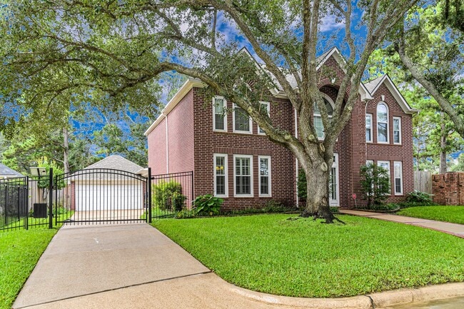 Building Photo - 902 Fairgate Dr