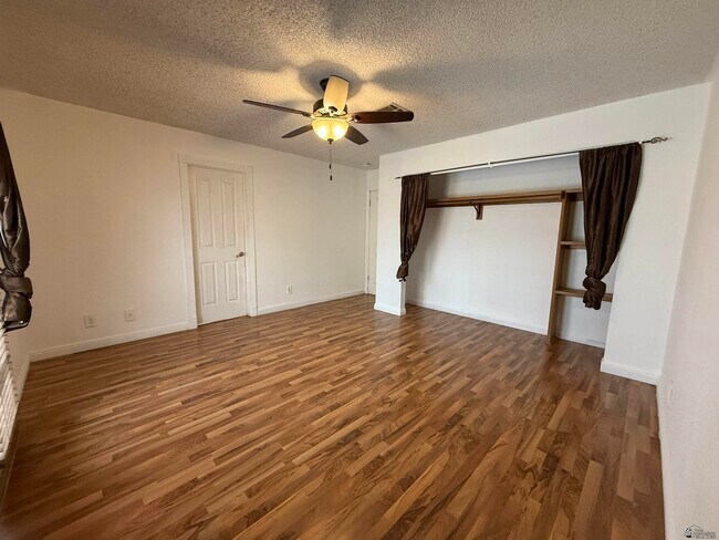 Building Photo - 1356 S 41st Ave