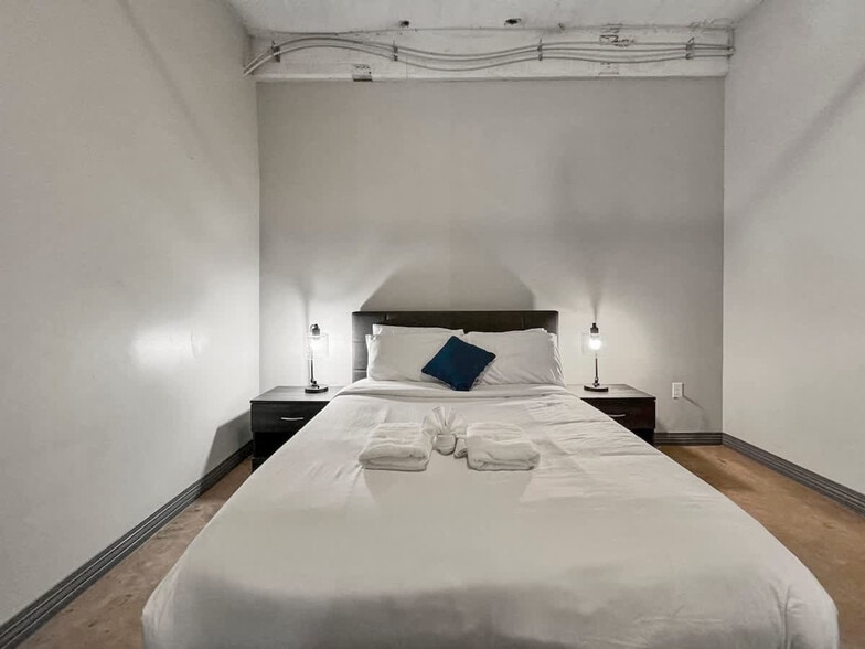 Building Photo - 500 S Ervay St