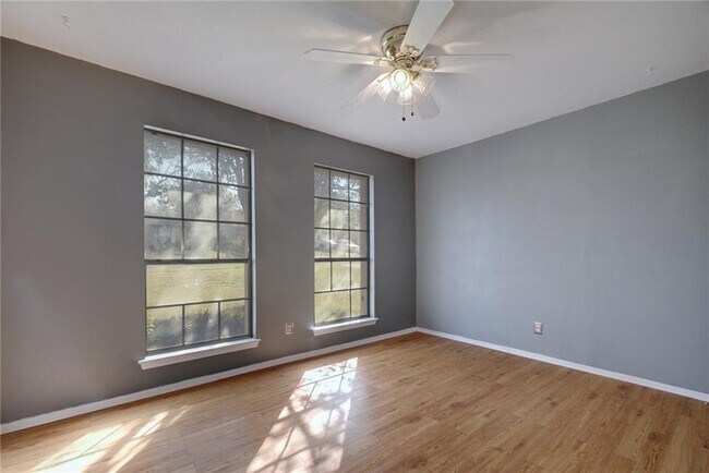 Building Photo - 3916 Stoney Hill