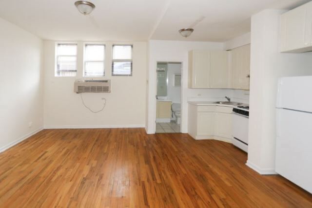 Building Photo - 909 W Dakin St