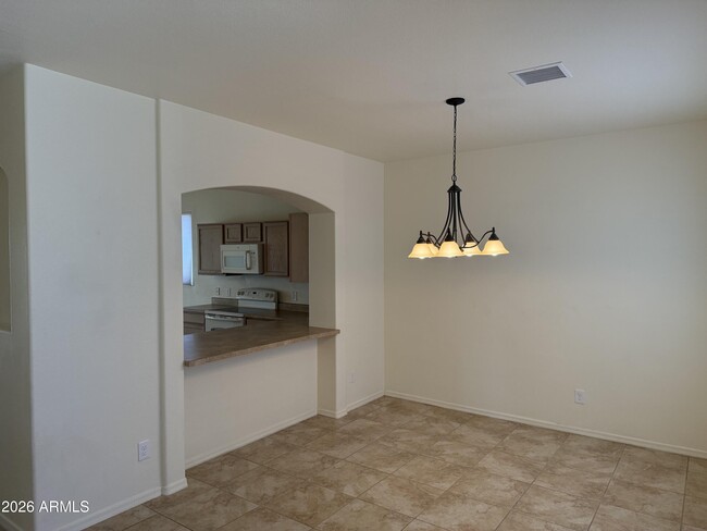 Building Photo - 657 Tanner Dr
