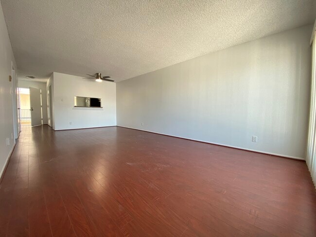 Building Photo - 130 S Flores St