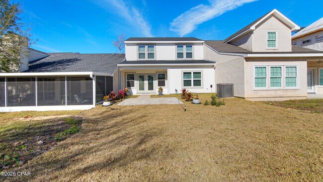 Building Photo - 1719 Country Club Dr