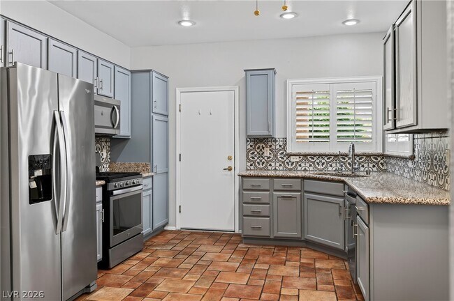 Building Photo - 2118 Desert Woods Dr