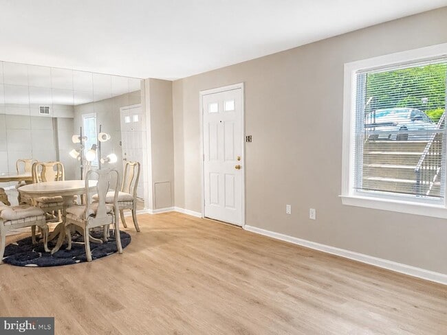 Building Photo - 10257 Arizona Cir