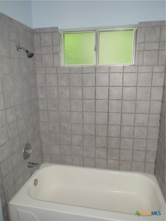 Building Photo - 4802 Shawn Dr
