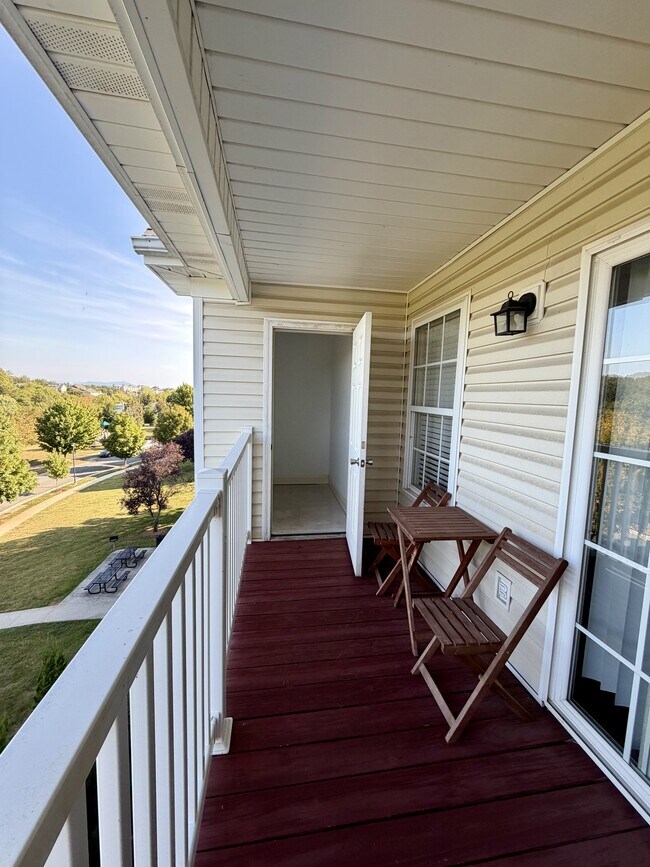 Building Photo - 100 Capstone Dr