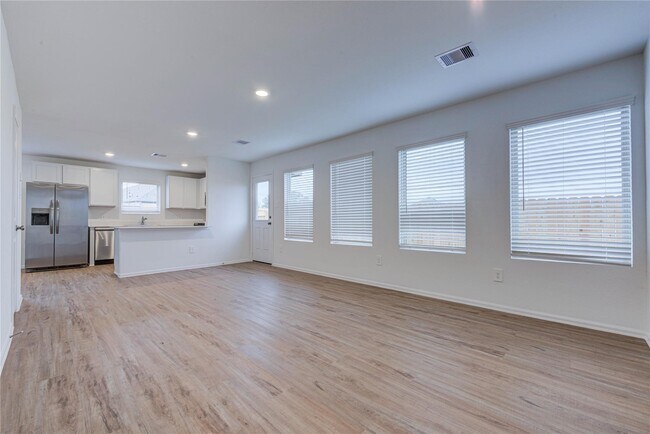 Building Photo - 310 Birch Blossom Path