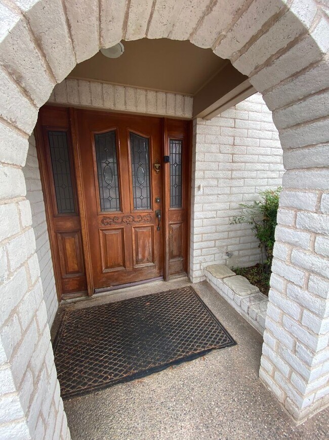 Building Photo - Beautiful 3 Bedroom Home in NE Albuquerque