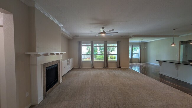 Building Photo - 10238 W Snow Wolf Dr