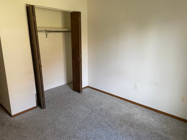 Building Photo - 267 N Colonial Dr