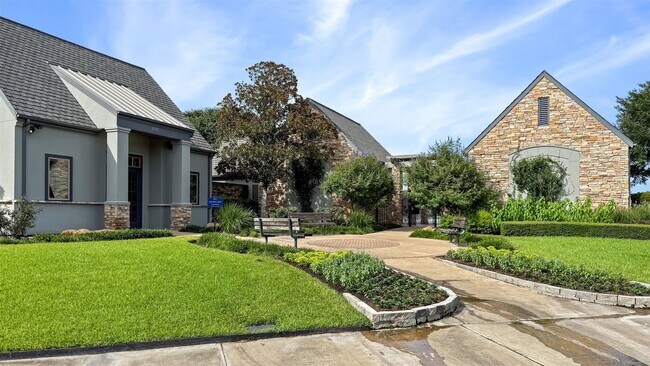 Building Photo - 1102 McMurtry Ridge Dr