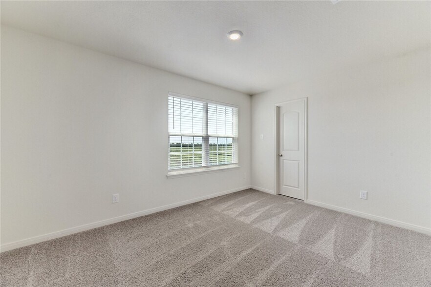 Building Photo - 417 Riverdale Dr