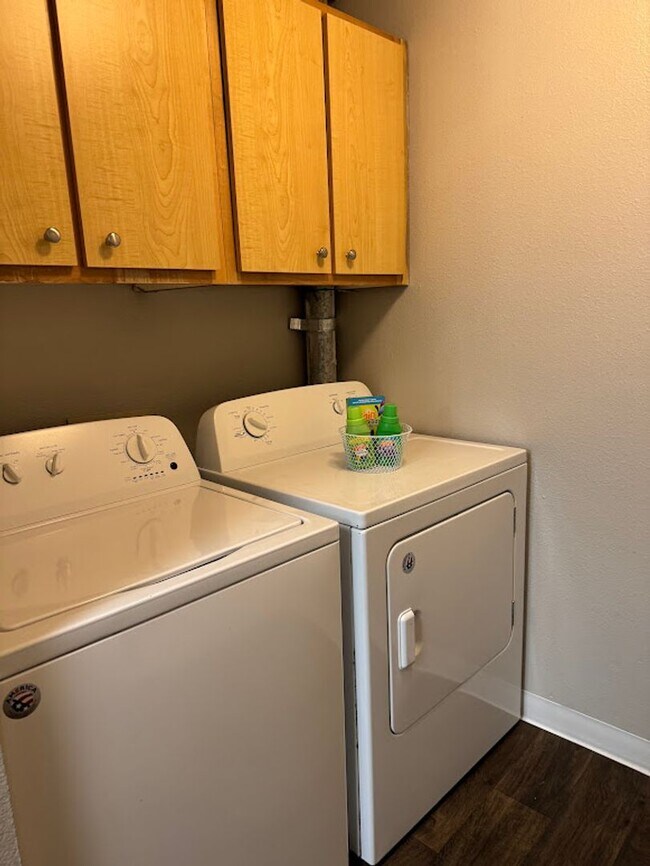 Building Photo - Everything you’ve been dreaming of is here. Come Lease today!