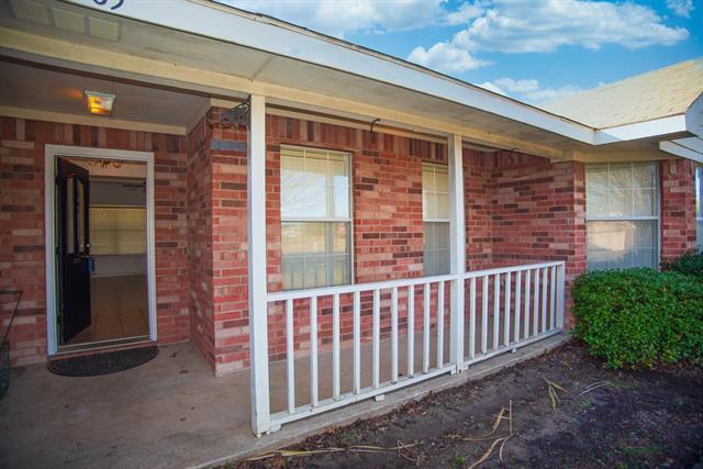 Building Photo - 6985 Meadow Ridge Cir