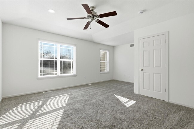 Building Photo - 421 S Village Cir