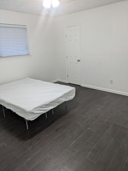 Building Photo - 11127 Sageview Dr