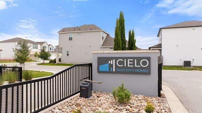 Building Photo - 2209 Grenache Dr