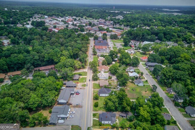 Building Photo - 227 Alcovy St