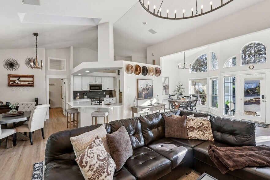 Building Photo - 19609 NW 9th Ct