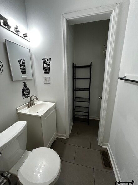 Bathroom - 2809 7th St SW