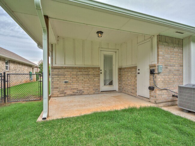 Building Photo - 5700 Campbell Creek Dr