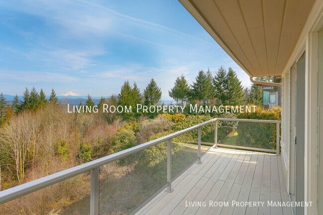 Building Photo - 4404 SW Council Crest Dr
