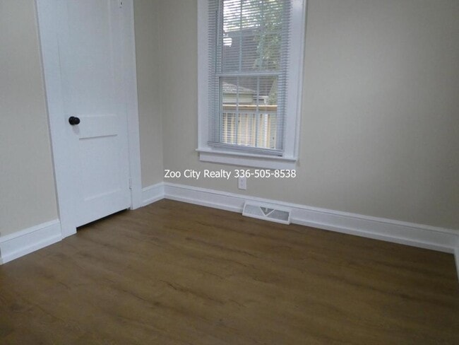 Building Photo - 589 McDermott St