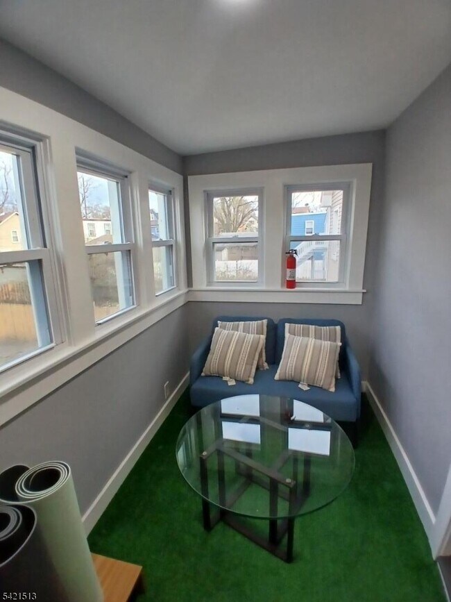 Building Photo - 17 Thomas St