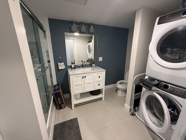 Building Photo - 249 Lexington St