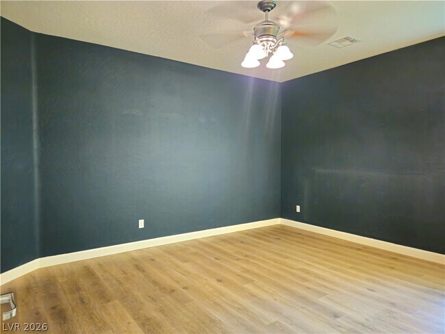Building Photo - 10070 White Mulberry Dr
