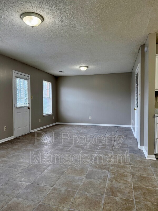 Building Photo - 4297 Kings Valley Cove E