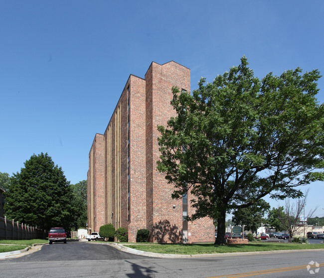 Primary Photo - Gabriel Tower