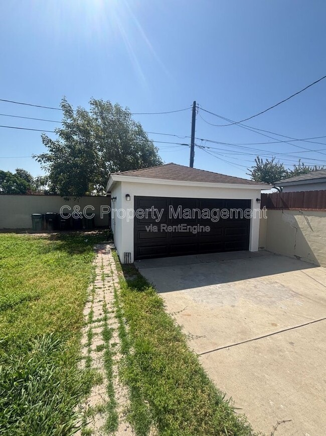 Building Photo - 1408 E 142nd St