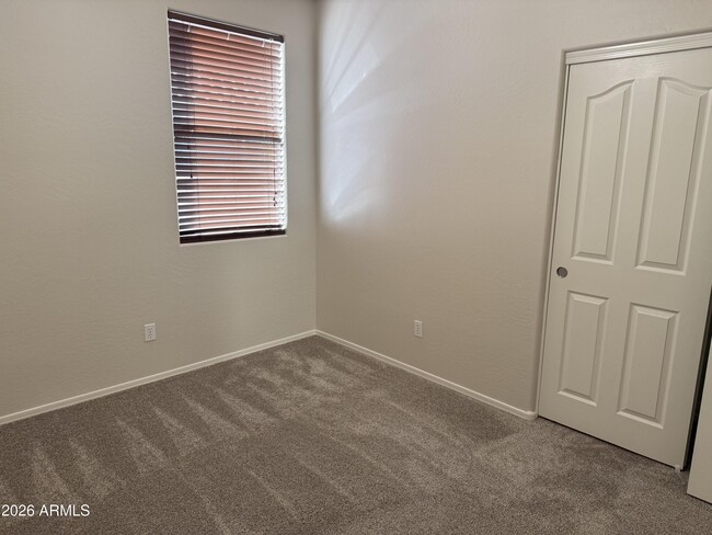 Building Photo - 2667 E Canyon Creek Dr