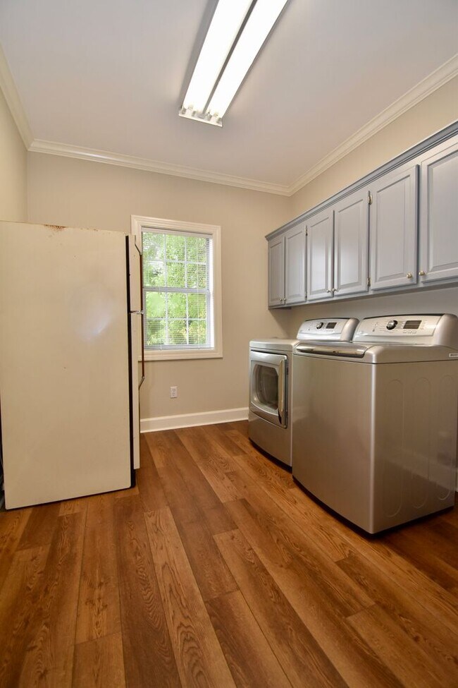 Building Photo - 3 Bed, 2 Bath Home in Ruston