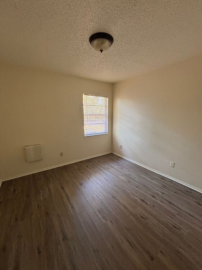 Building Photo - 4833 9th St