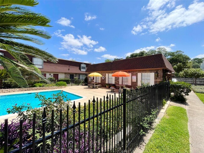 Building Photo - 9303 Hammerly Blvd