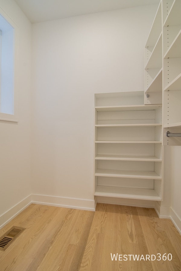 Building Photo - 3720 N Racine Ave