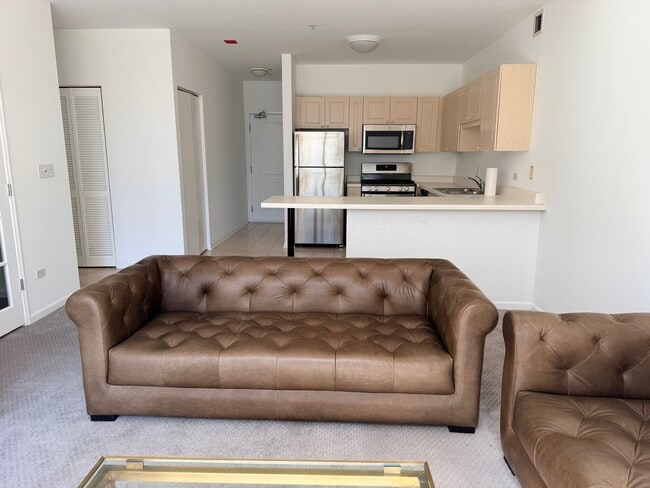 Building Photo - 21 W Chestnut St