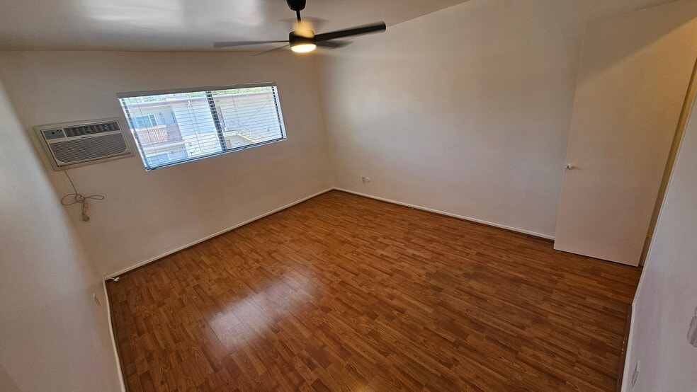 Building Photo - 1130 N Fuller Ave