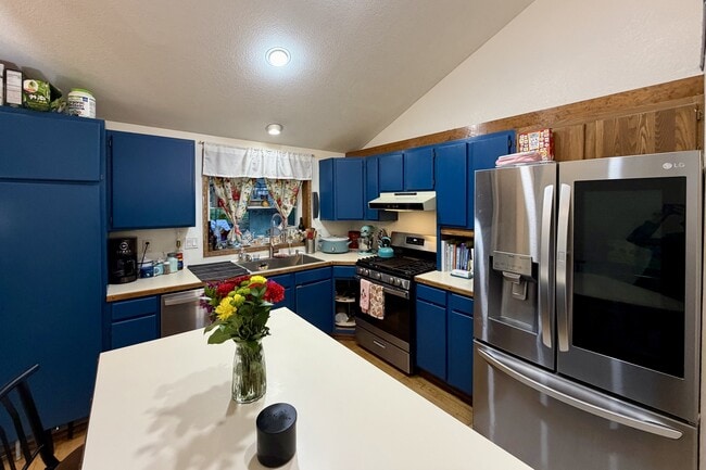 Building Photo - 1030 NE Coco Ct