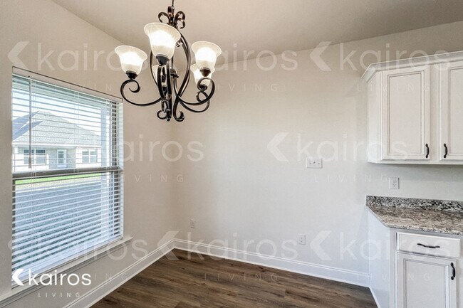 Building Photo - 21150 Chardonnay Dr