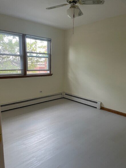 Building Photo - 4658 S Troy St