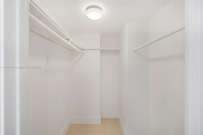 Building Photo - 2780 NE 183rd St