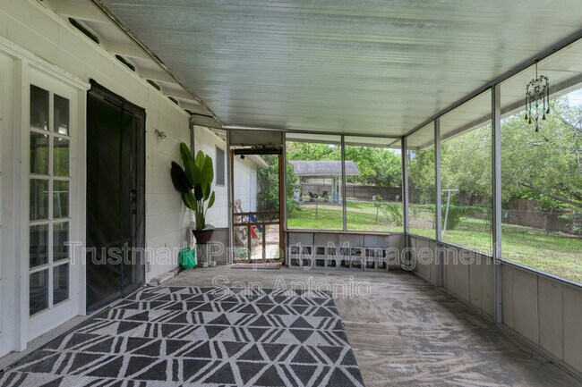 Building Photo - 847 Boulder Dr