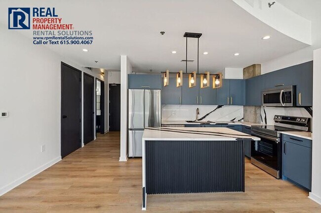 Building Photo - Modern, high-end condo in the ICON! So many amenities! Offering half off first months rent!