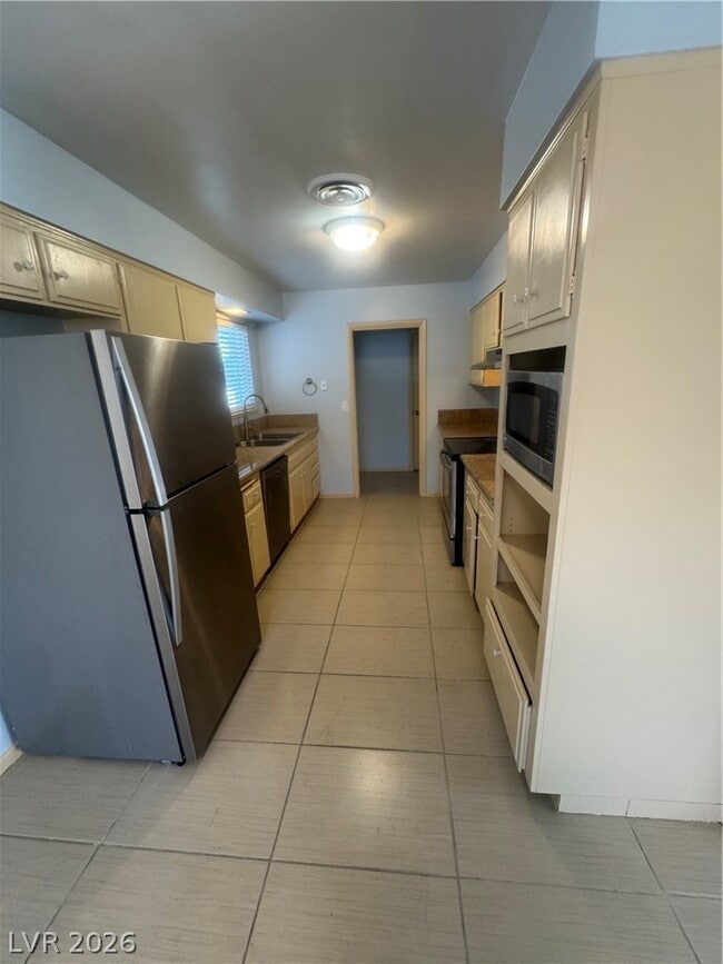 Building Photo - 4420 Del Monte Ave
